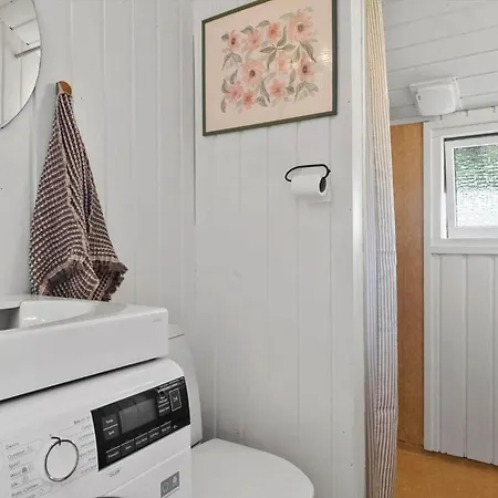 40516-juelsminde-pot-strandby-331 بيت للعطل *